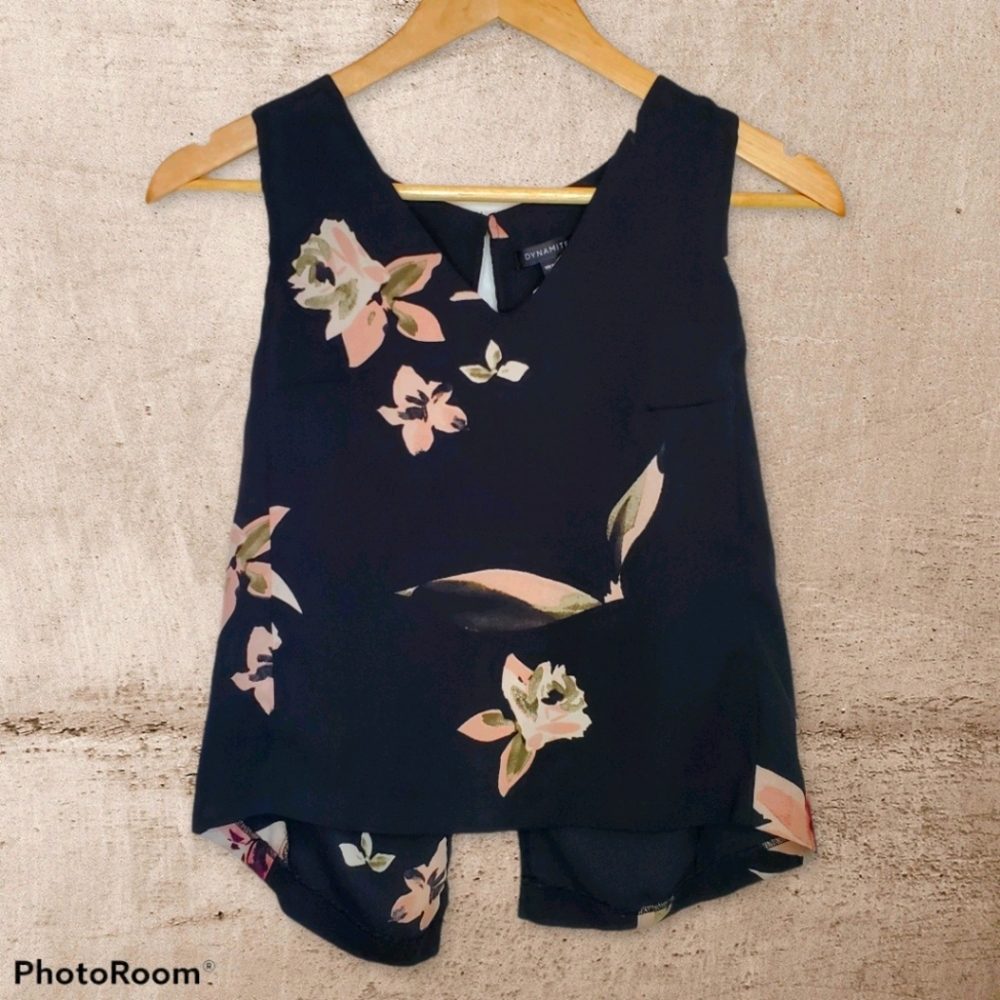Dynamite Slit Back Floral Blouse